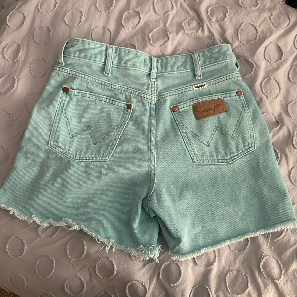 Wrangler Women's Light Blue Denim Shorts Size 28W